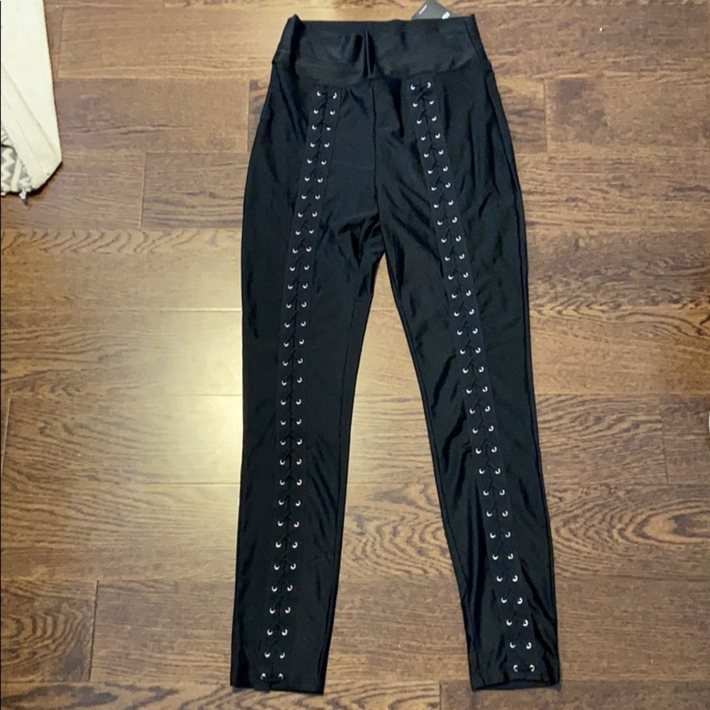 Laced up leggings